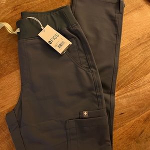 New, with tag. Women’s Space Navy Yola High Waisted 2.0- Skinny scrubs pants.